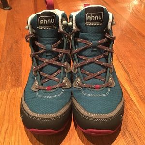 Ahnu hiking boots. Size 7.5.